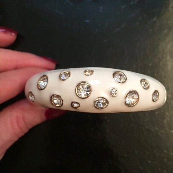 BRACELET BANGLE HINGED WHITE ENAMEL BEZEL SET RHINESTONES BLING CLAMPER - Picture 2 of 5